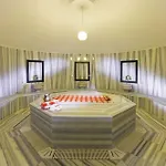 Fantasia Deluxe Hotel 